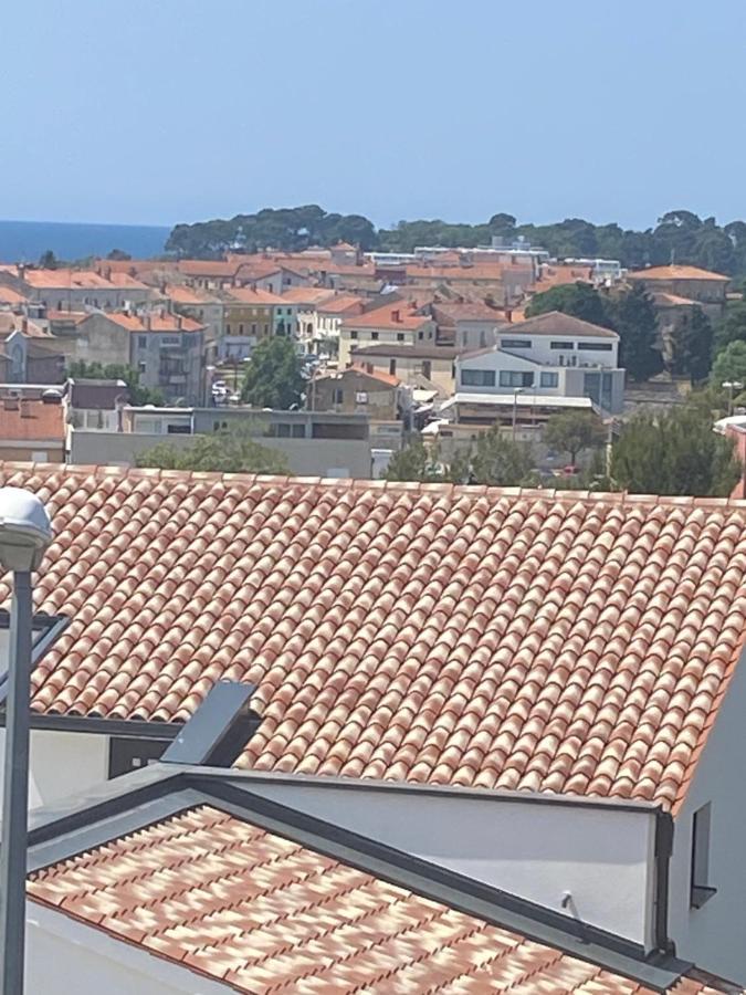 Appartement Apartman Nela à Poreč Extérieur photo