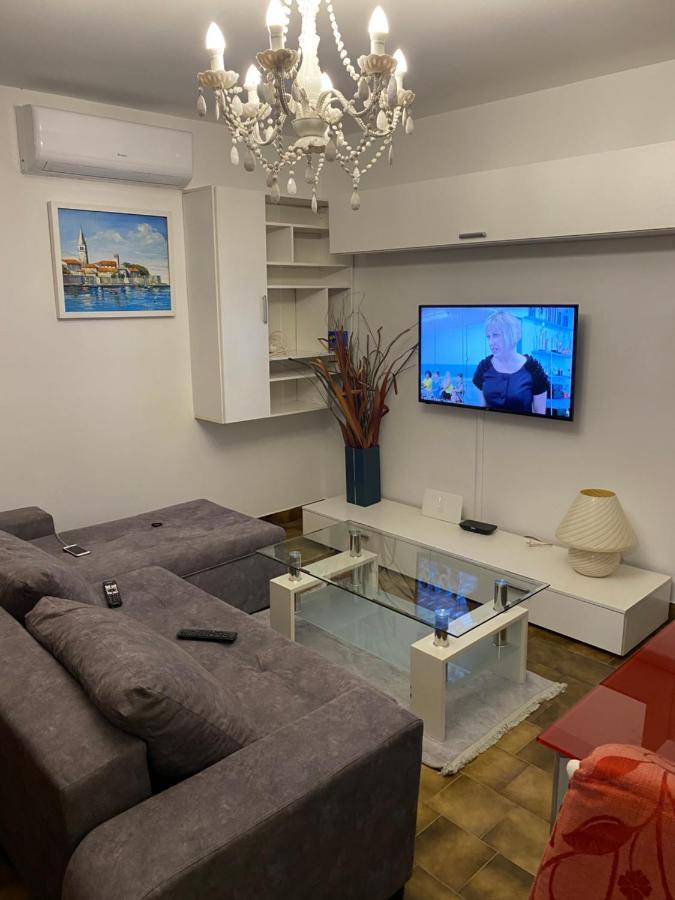 Appartement Apartman Nela à Poreč Extérieur photo