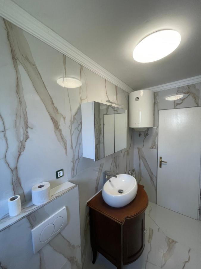 Appartement Apartman Nela à Poreč Extérieur photo